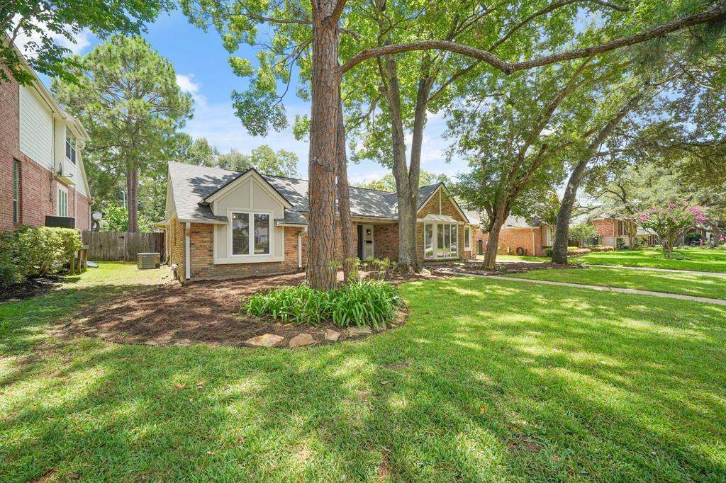 Property Photo: 5135 Loch Lomond Drive TX 77096