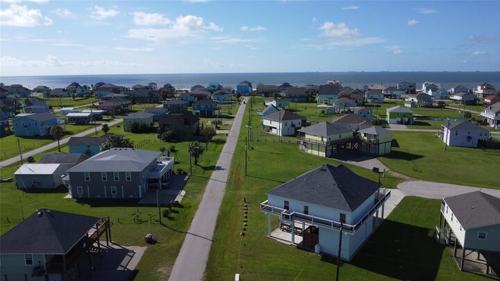 Property Photo:  2429 Sand Bar Lane  TX 77650 