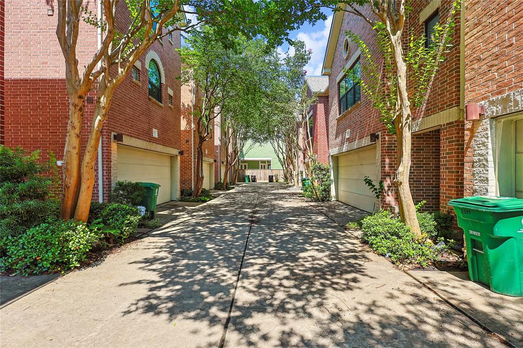 Property Photo: 2505 Brinkman Street TX 77008