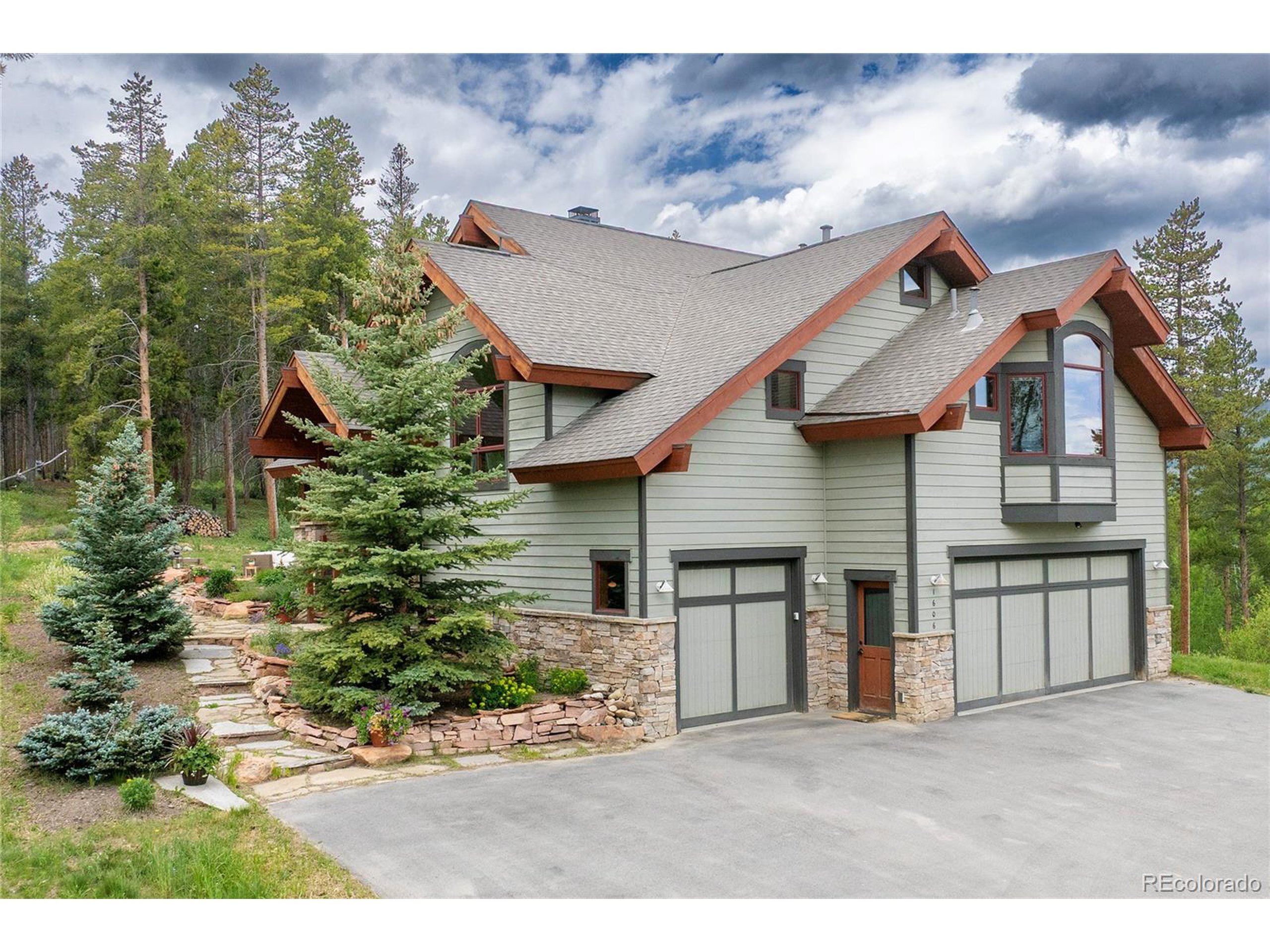 Property Photo: 1606 Moose Run Ln CO 80442