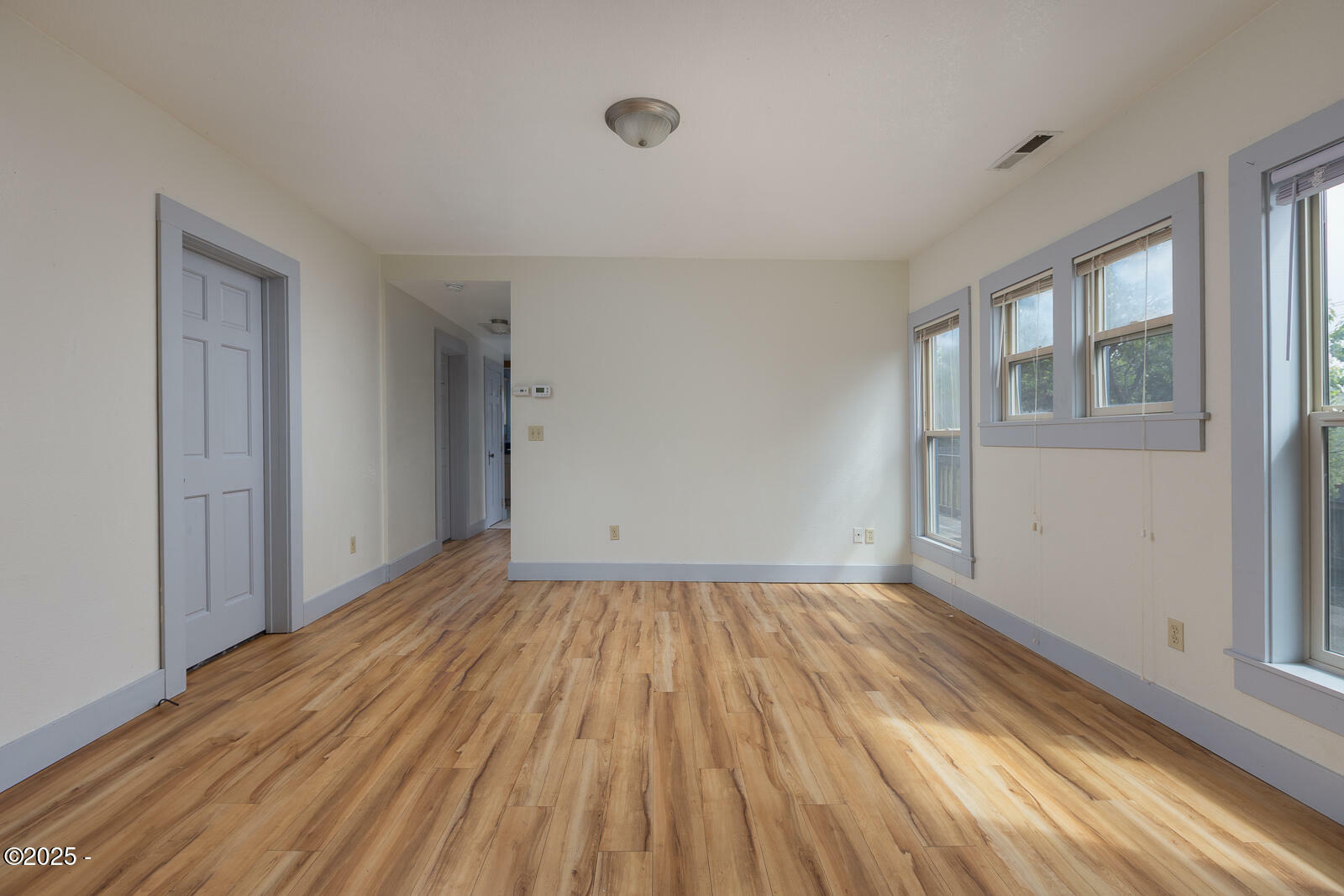 Property Photo: 714 NW 2nd Court OR 97365