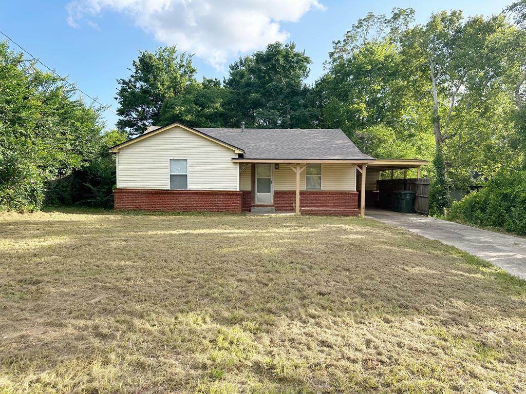 Property Photo:  709 Pine Avenue  TX 75979 