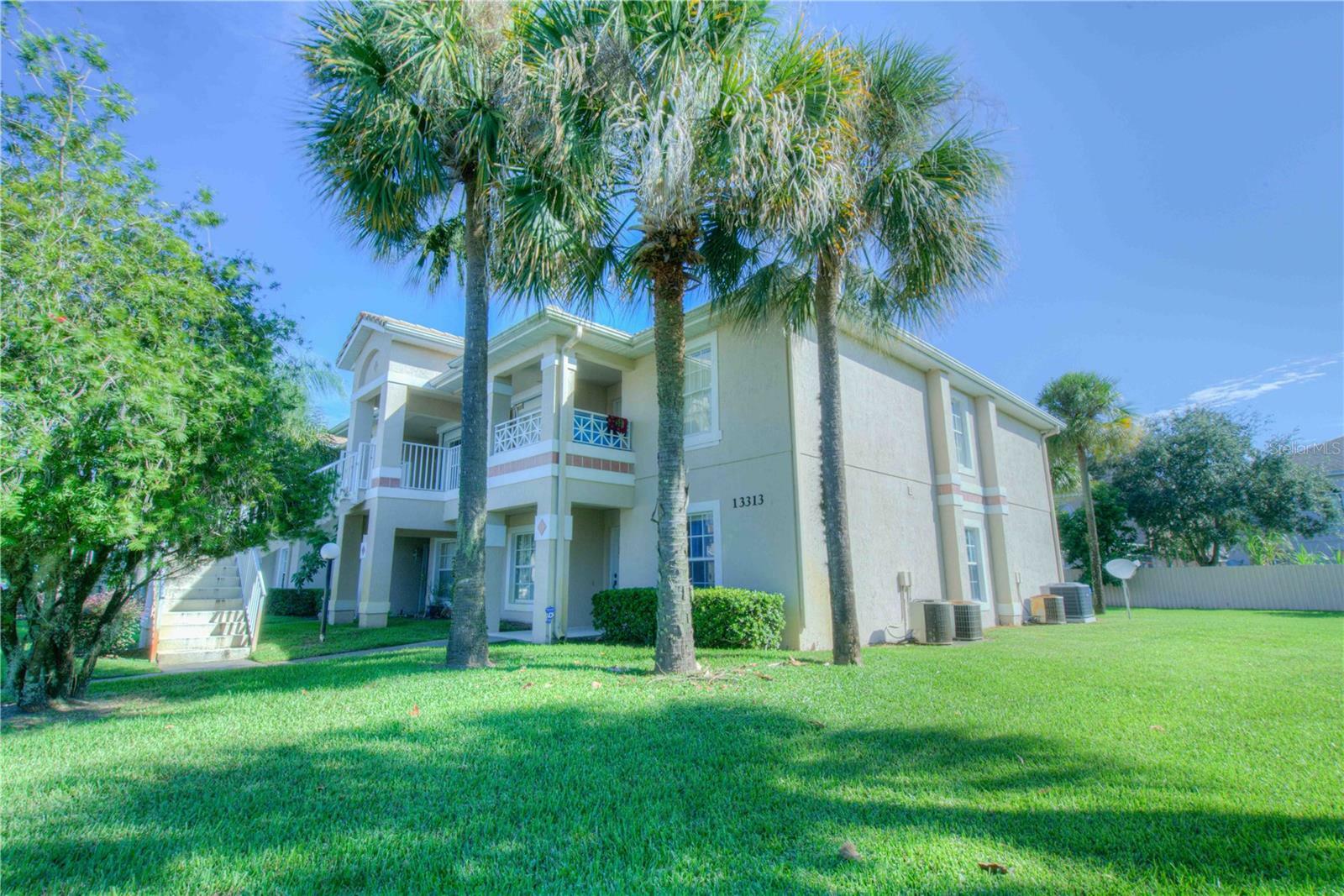 Property Photo: 13313 Fairway Glen Drive 103 FL 32824