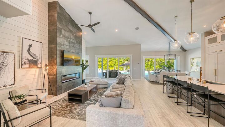 Property Photo:  8006 20th Place W  FL 34209 