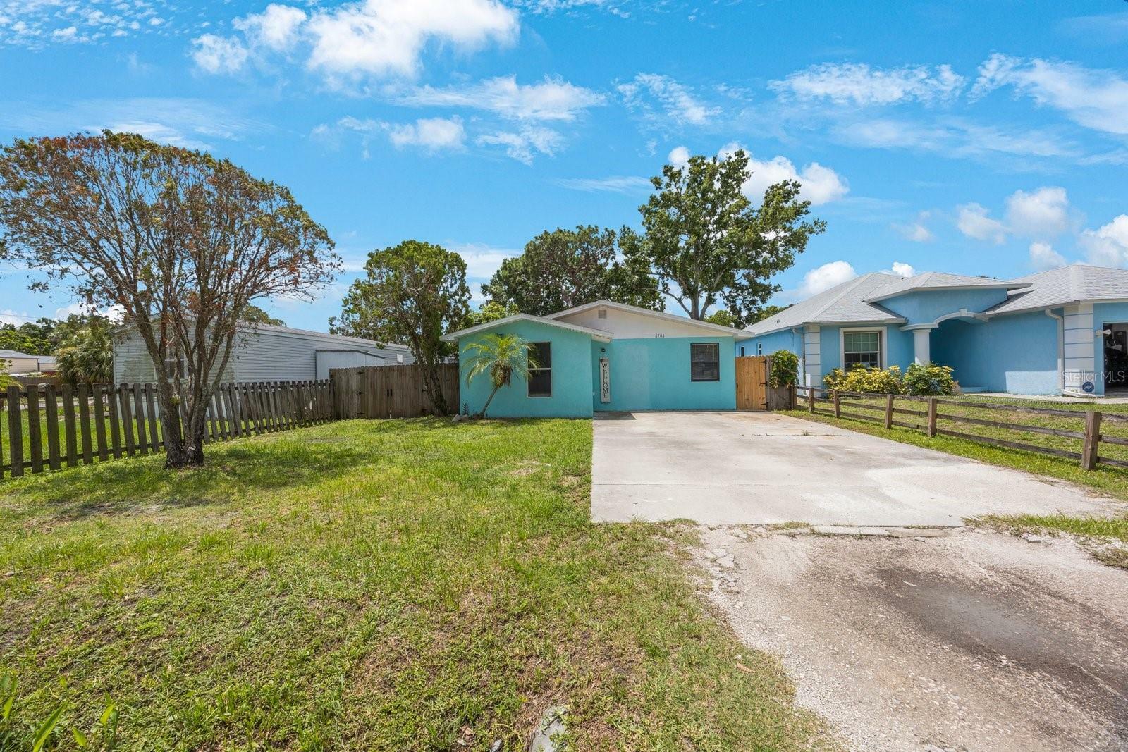 Property Photo: 6704 70th Avenue N FL 33781