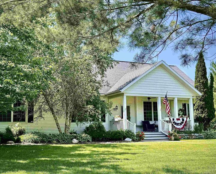 7570 Bay Meadow Drive  Harbor Springs MI 49740 photo
