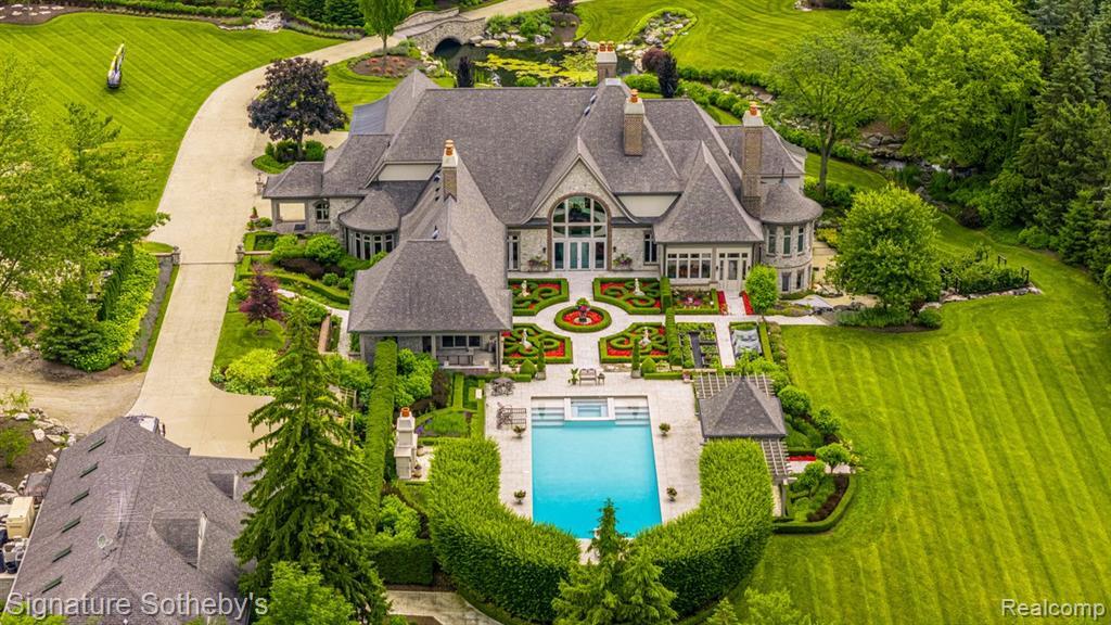 Property Photo:  18101 Sheldon Road  MI 48168 9560 