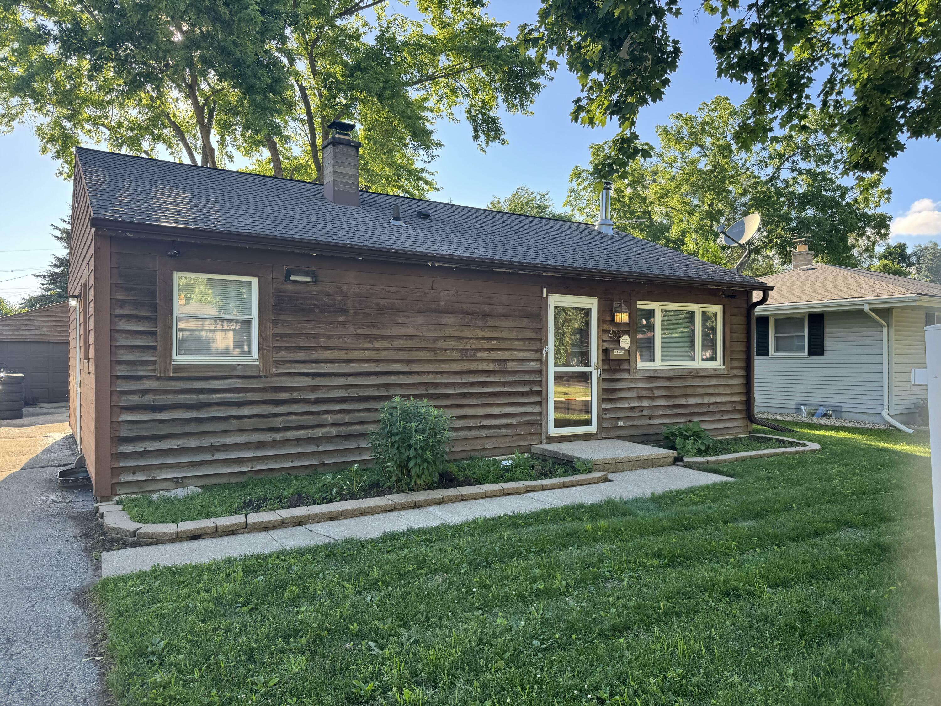 408 N Hine Ave  Waukesha WI 53188 photo