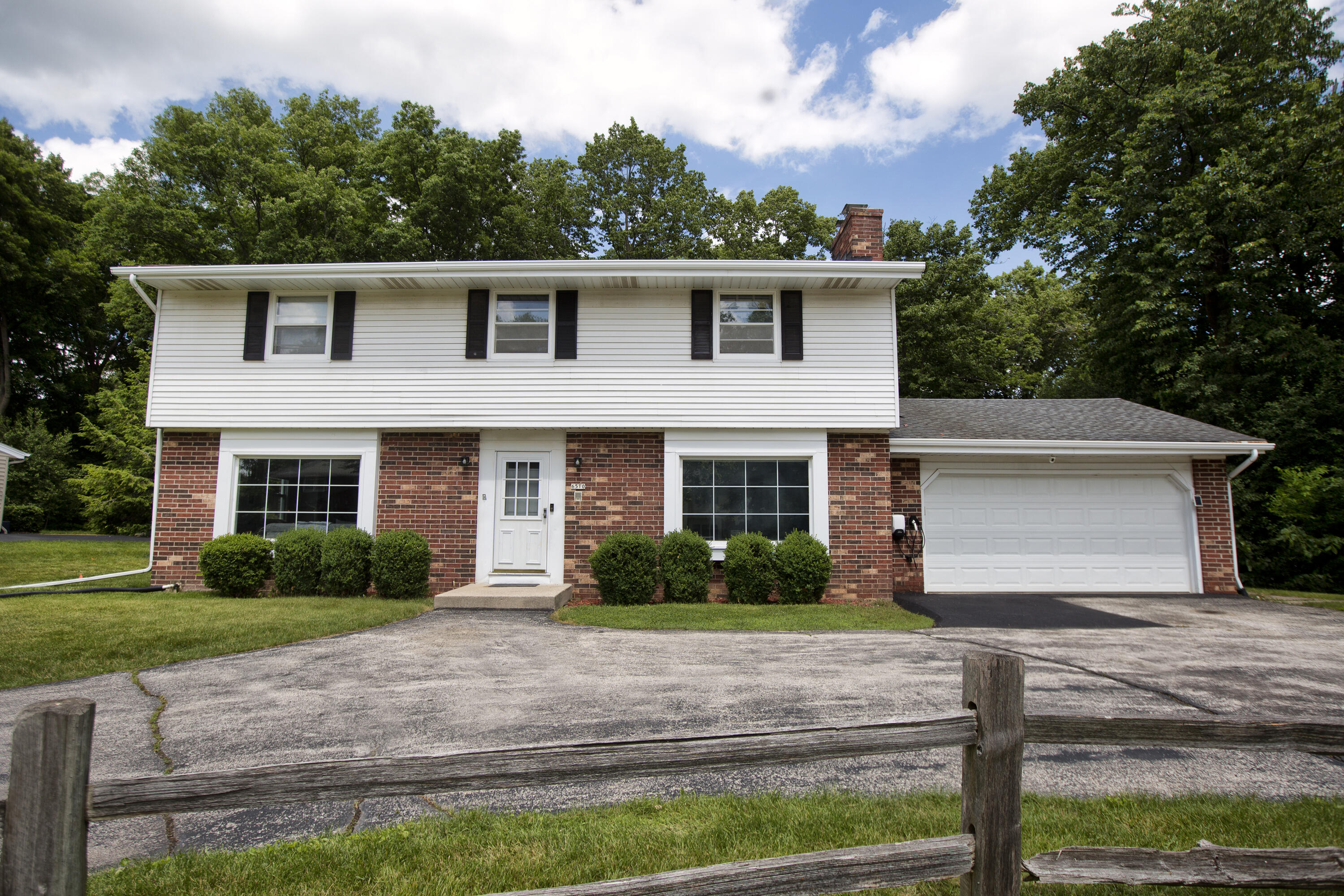 Property Photo: 6510 N Bethmaur Ln WI 53209