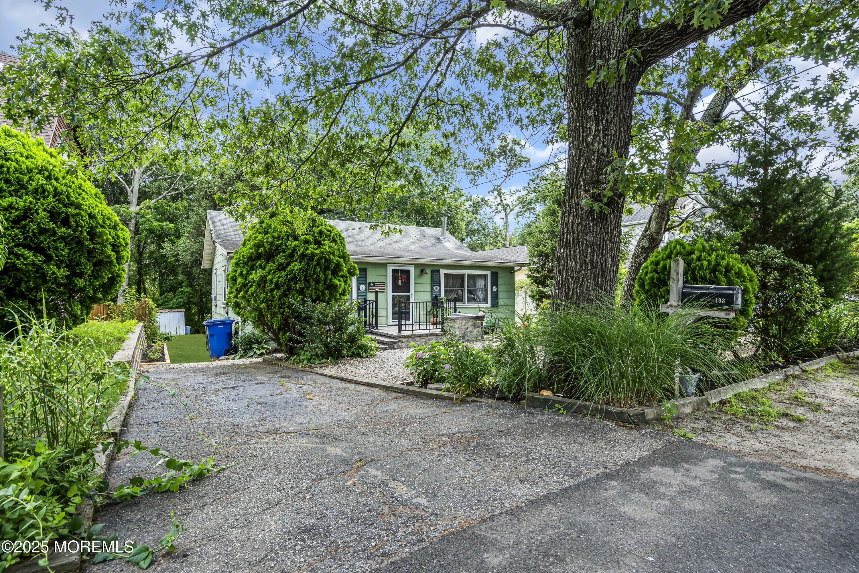 Property Photo: 198 W End Avenue NJ 08753