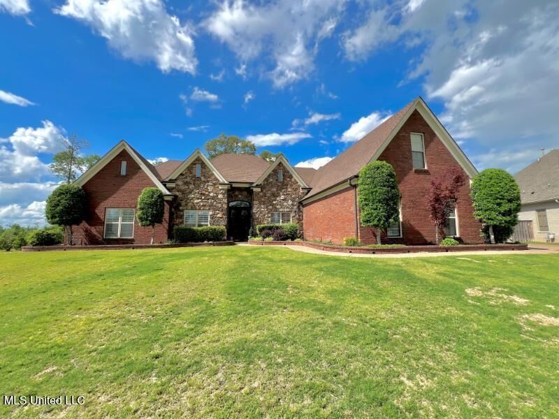 Property Photo:  8104 Bella Donna Cir  MS 38654-0000 