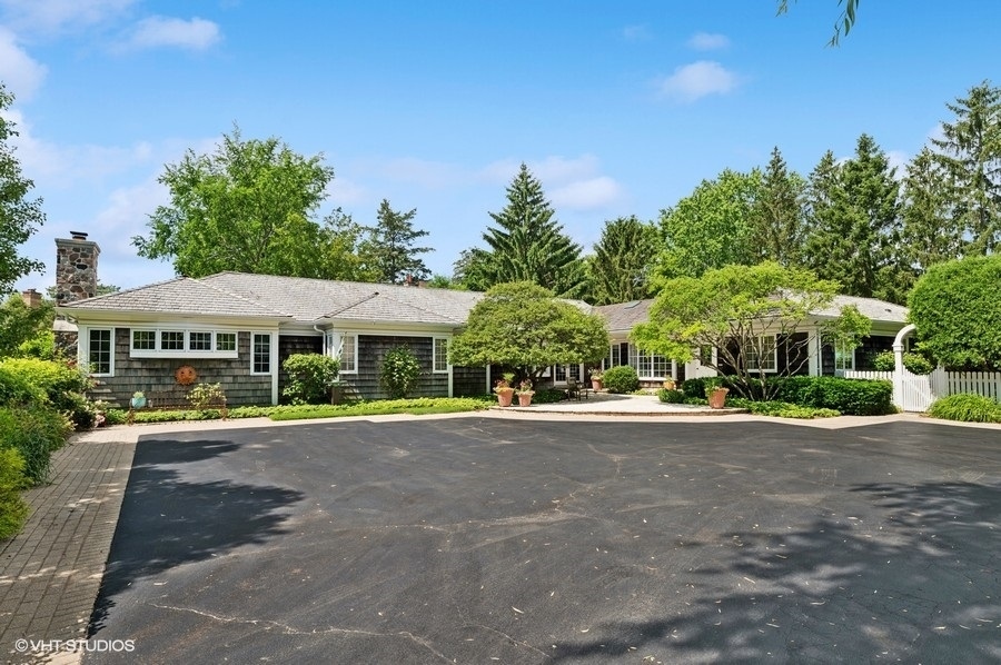 Property Photo: 890 Windsor Road IL 60035