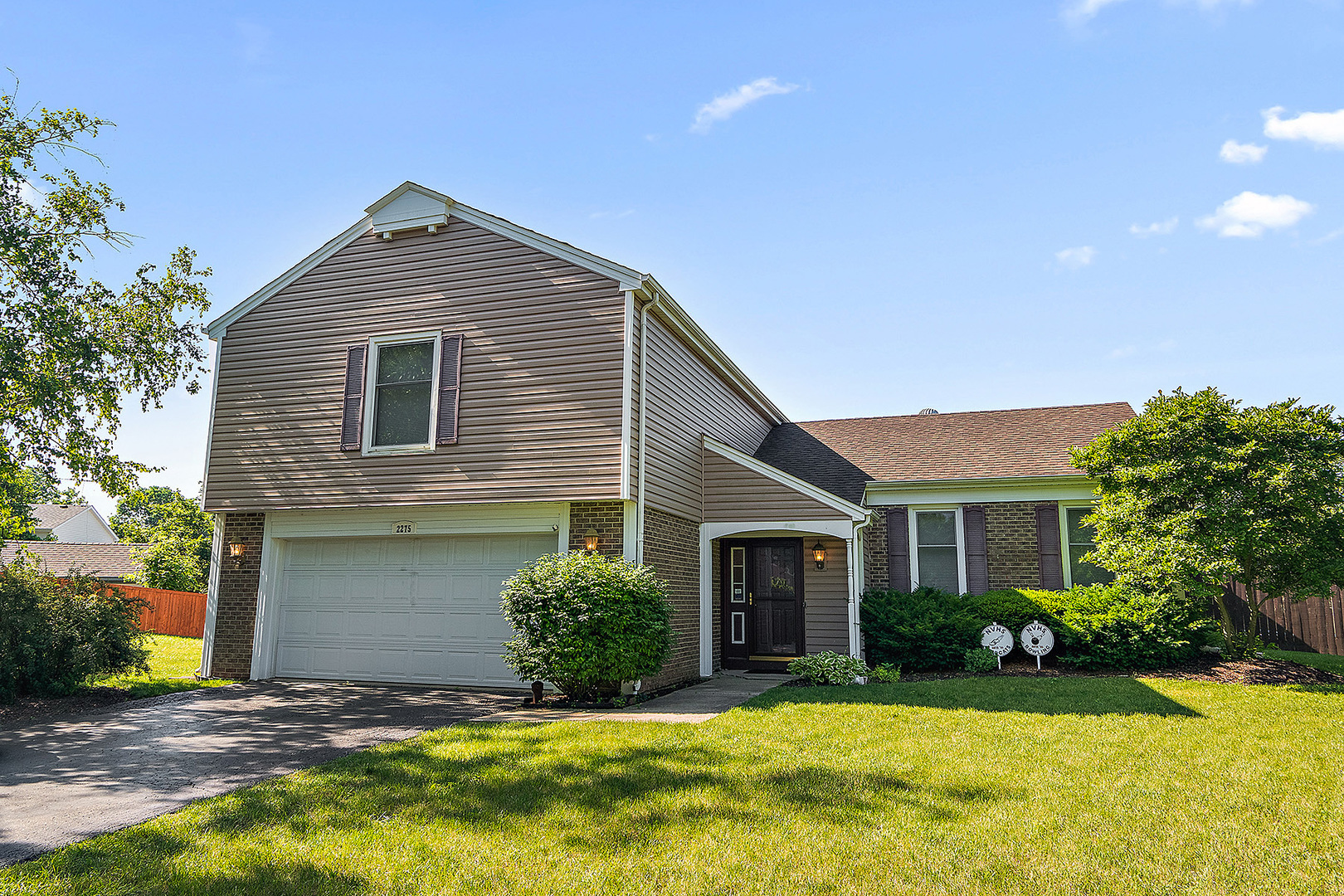 Property Photo: 2275 Norwich Court IL 60565