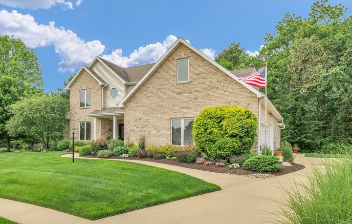 Property Photo: 6 Illini Court IL 61856