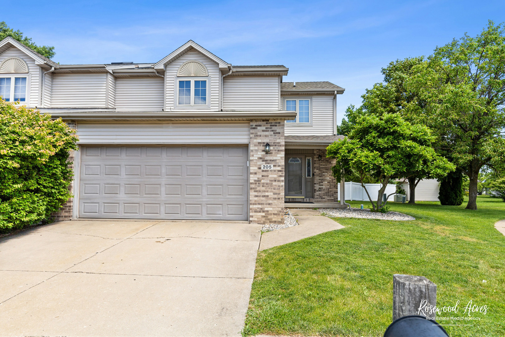 Property Photo: 205 Terrace Court IL 60914
