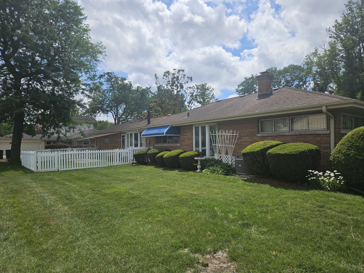 Property Photo: 9515 Lincoln Avenue IL 60513