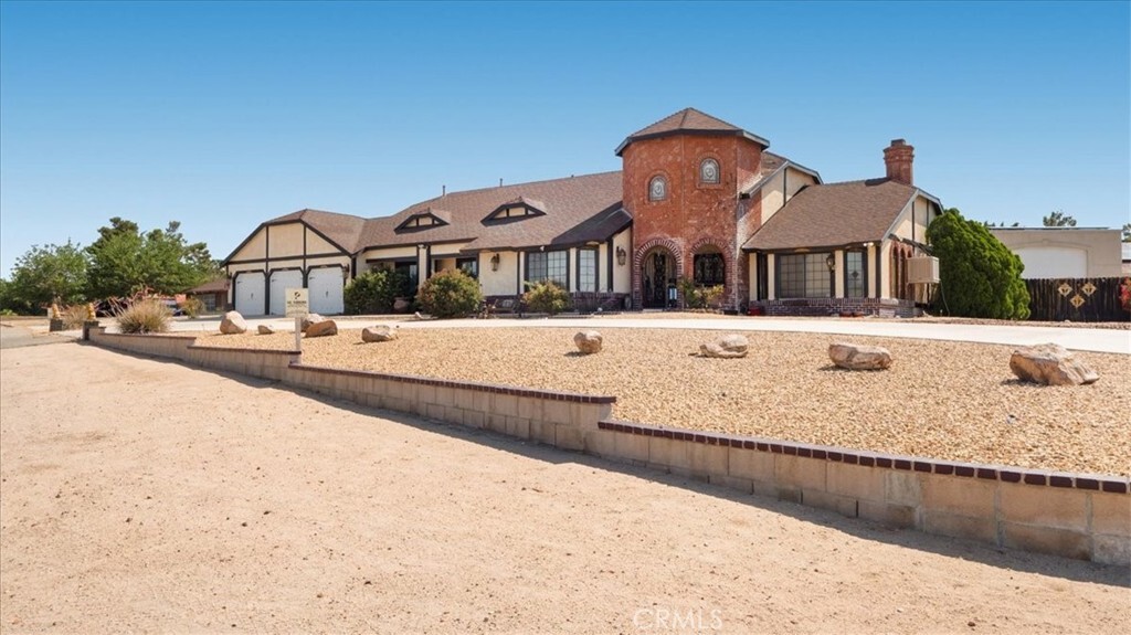 Property Photo: 13889 Olathe Road CA 92307
