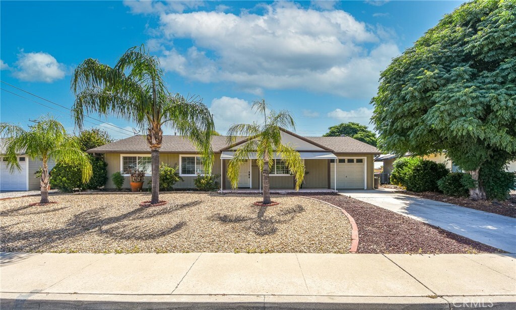 Property Photo: 25981 Coombe Hill Drive CA 92586