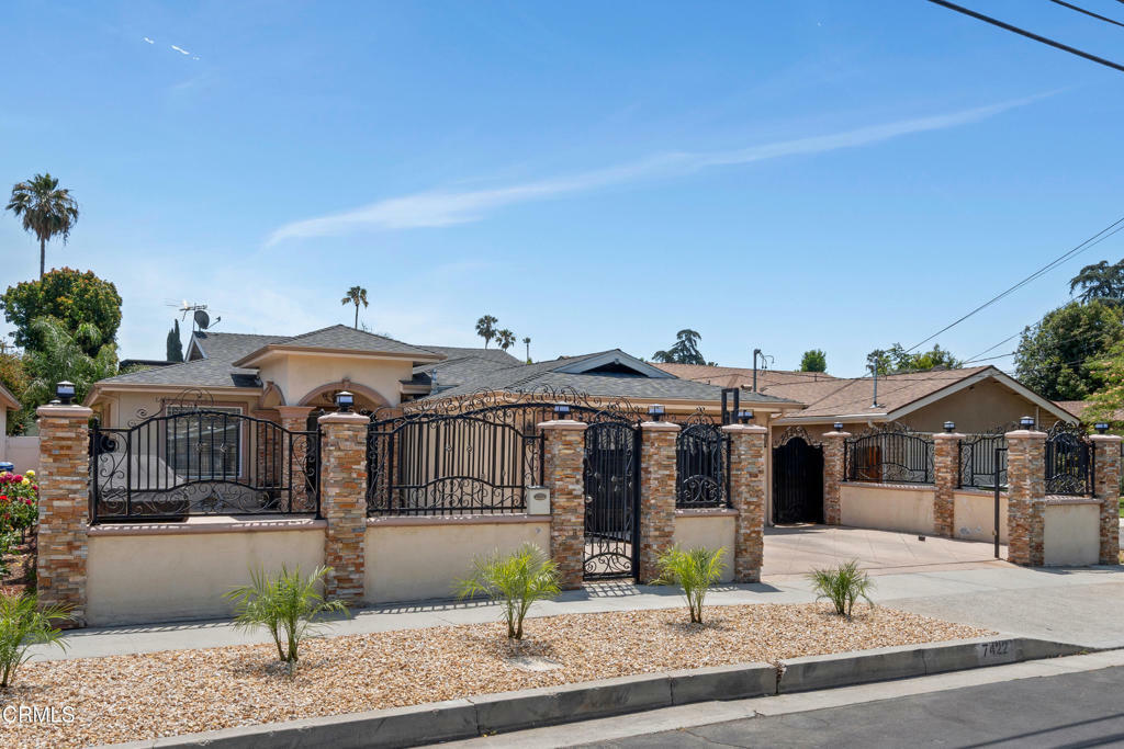 Property Photo: 7422 Orion Avenue CA 91406
