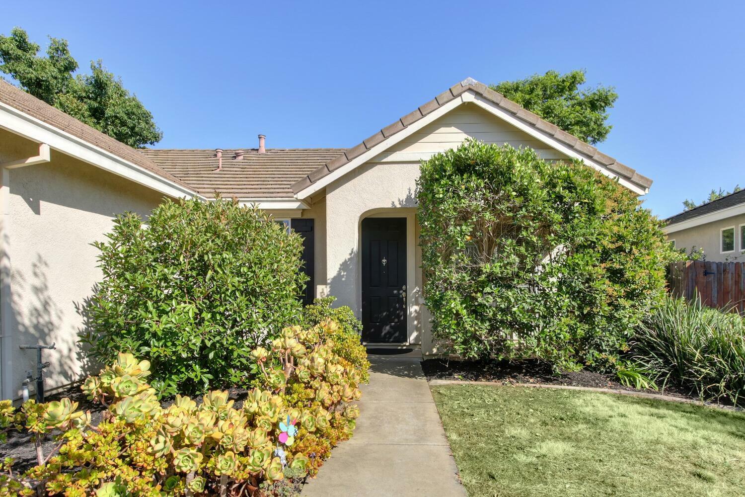 Property Photo: 10149 Van Brocklin Way CA 95757