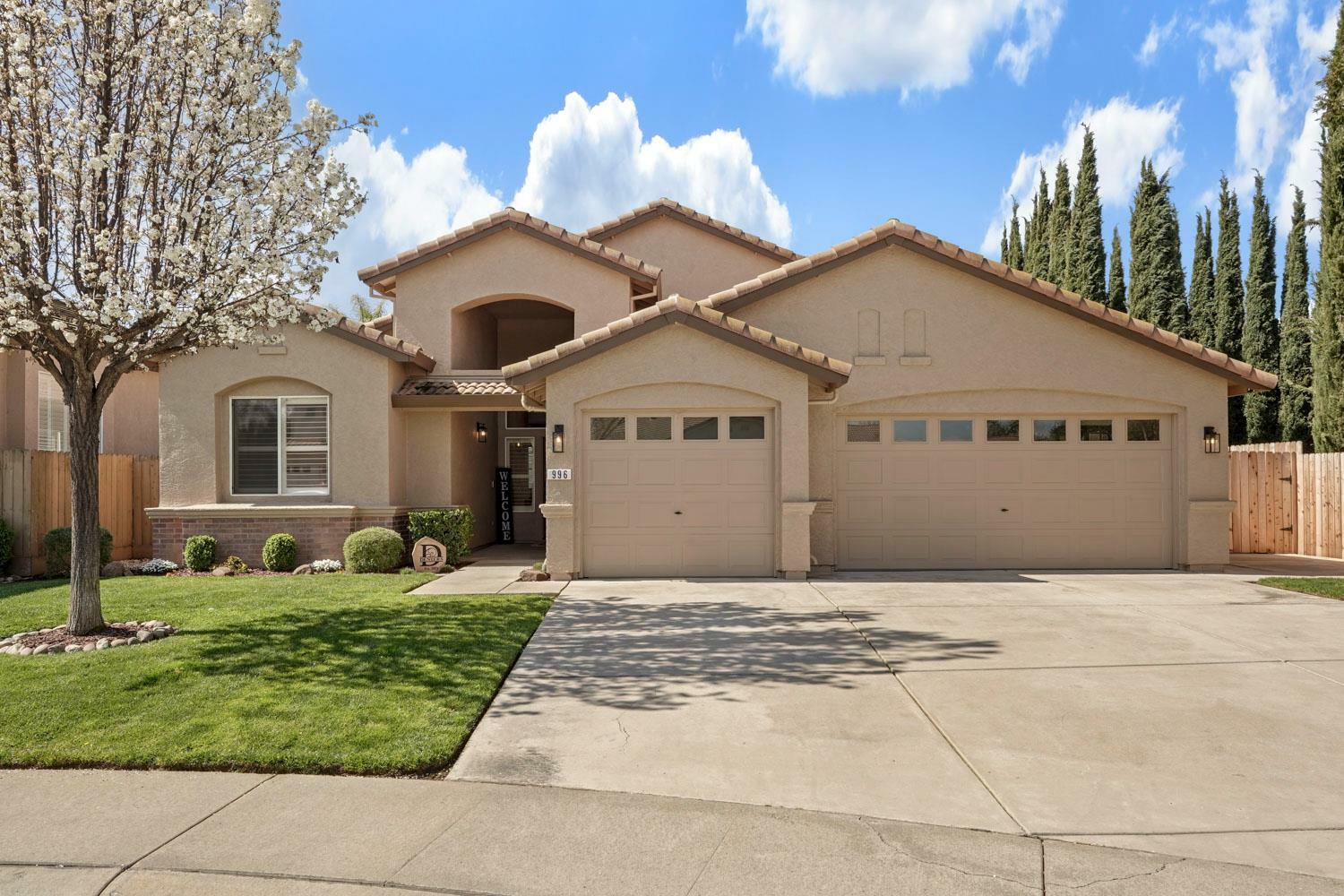Property Photo: 996 Blackwell Way CA 95632