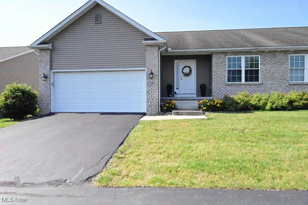 21 Danbury Court NW  Warren OH 44481 photo