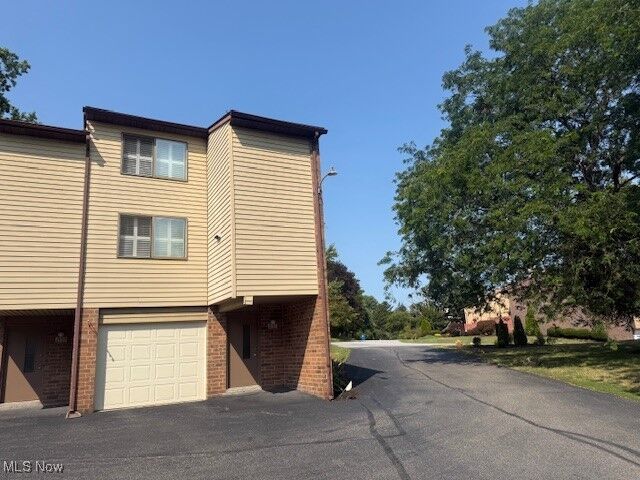 Property Photo:  2157 Penguin Avenue  OH 44319 