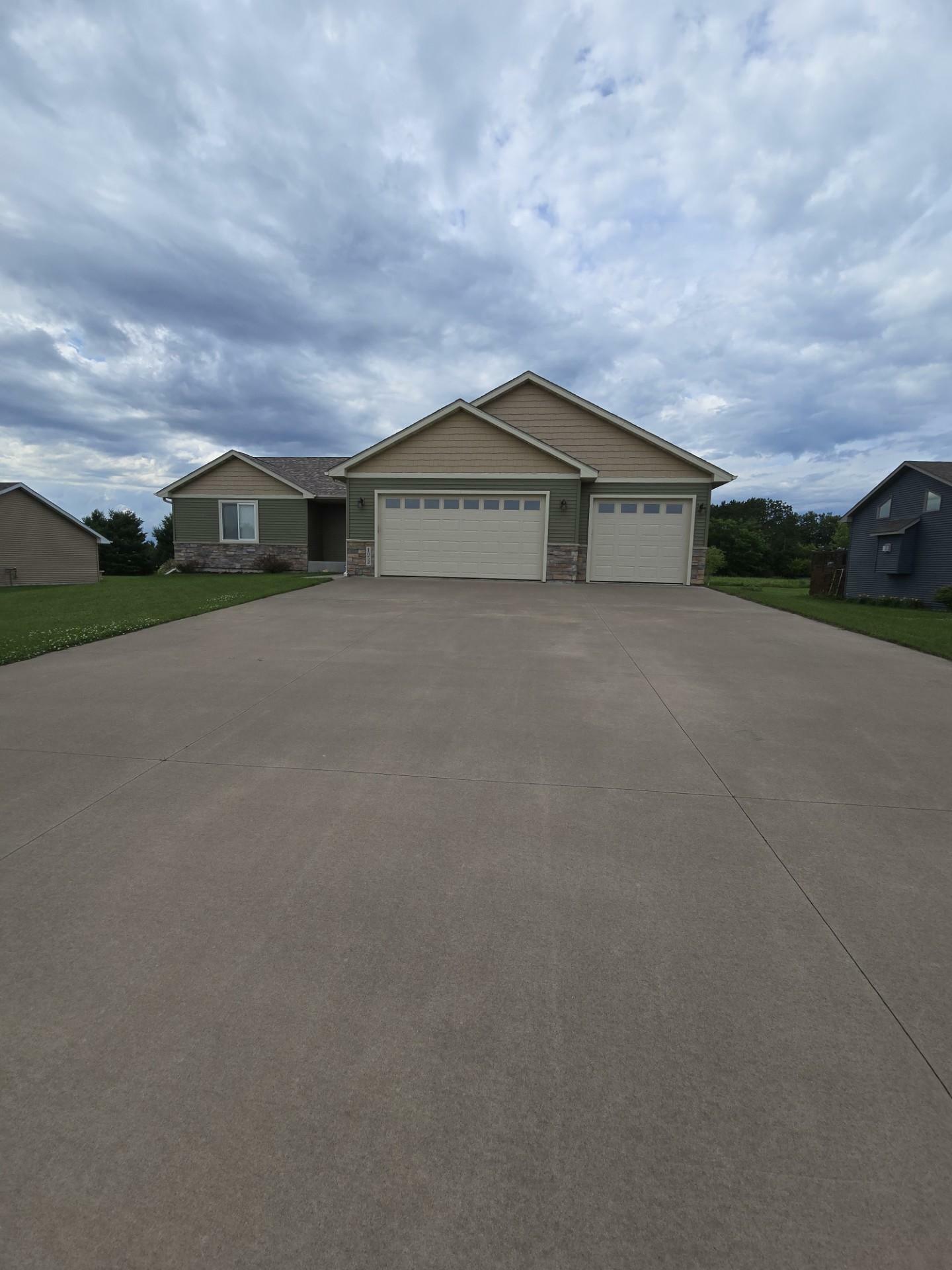 Property Photo:  1052 Hidden Lane  WI 54017 