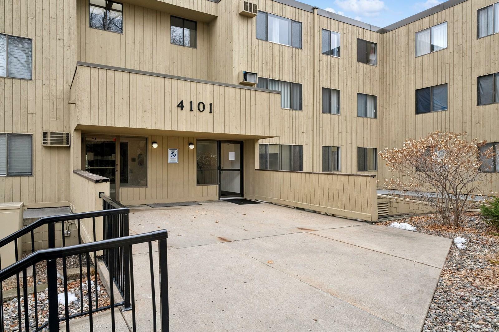 Property Photo: 4101 Parklawn Avenue 221 MN 55435