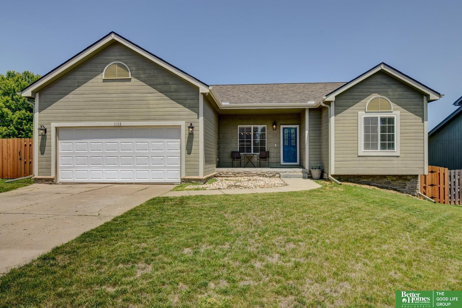 Property Photo:  1608 Old Gaelic Street  NE 68123 