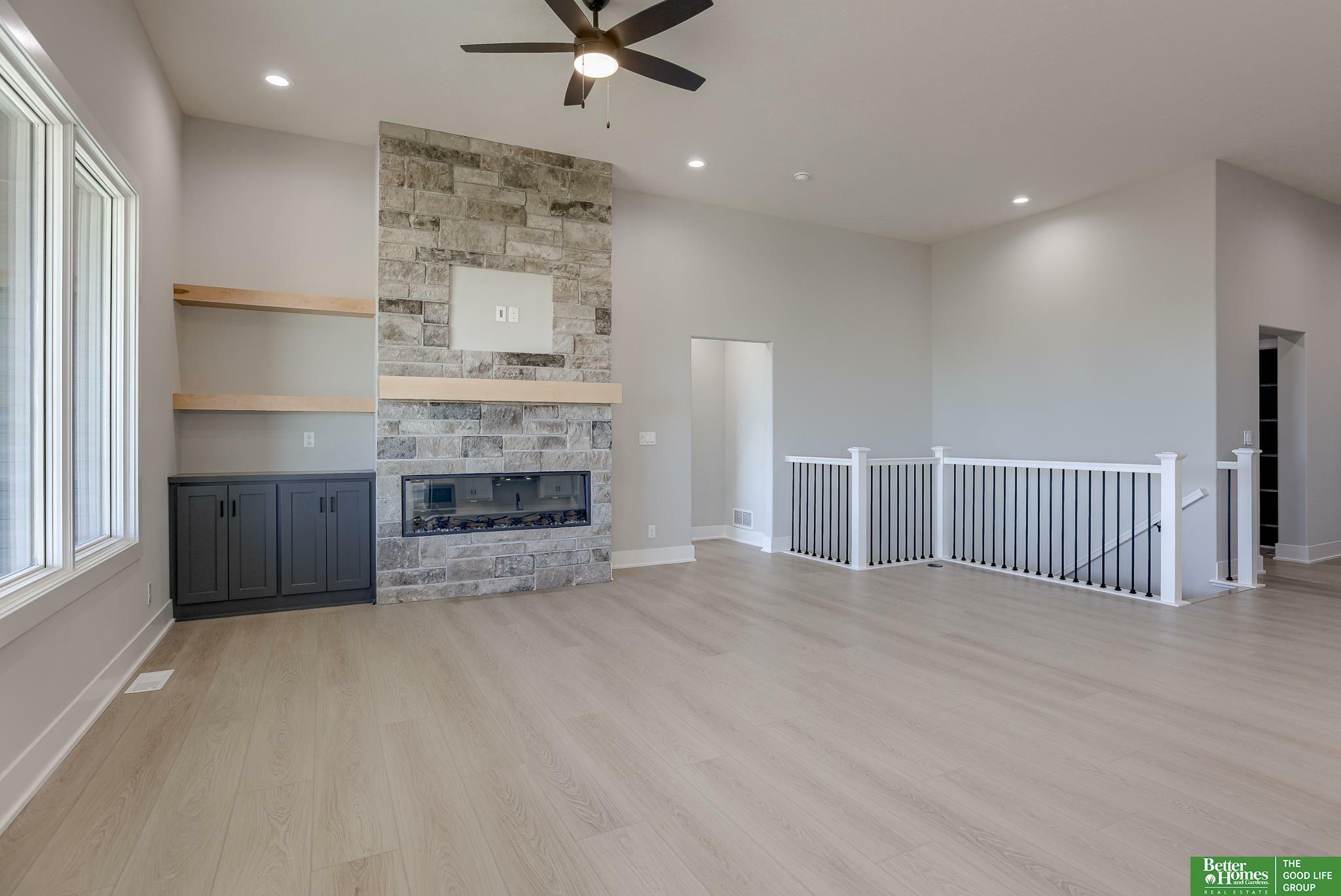 Property Photo: 12379 Windsor Drive NE 68046