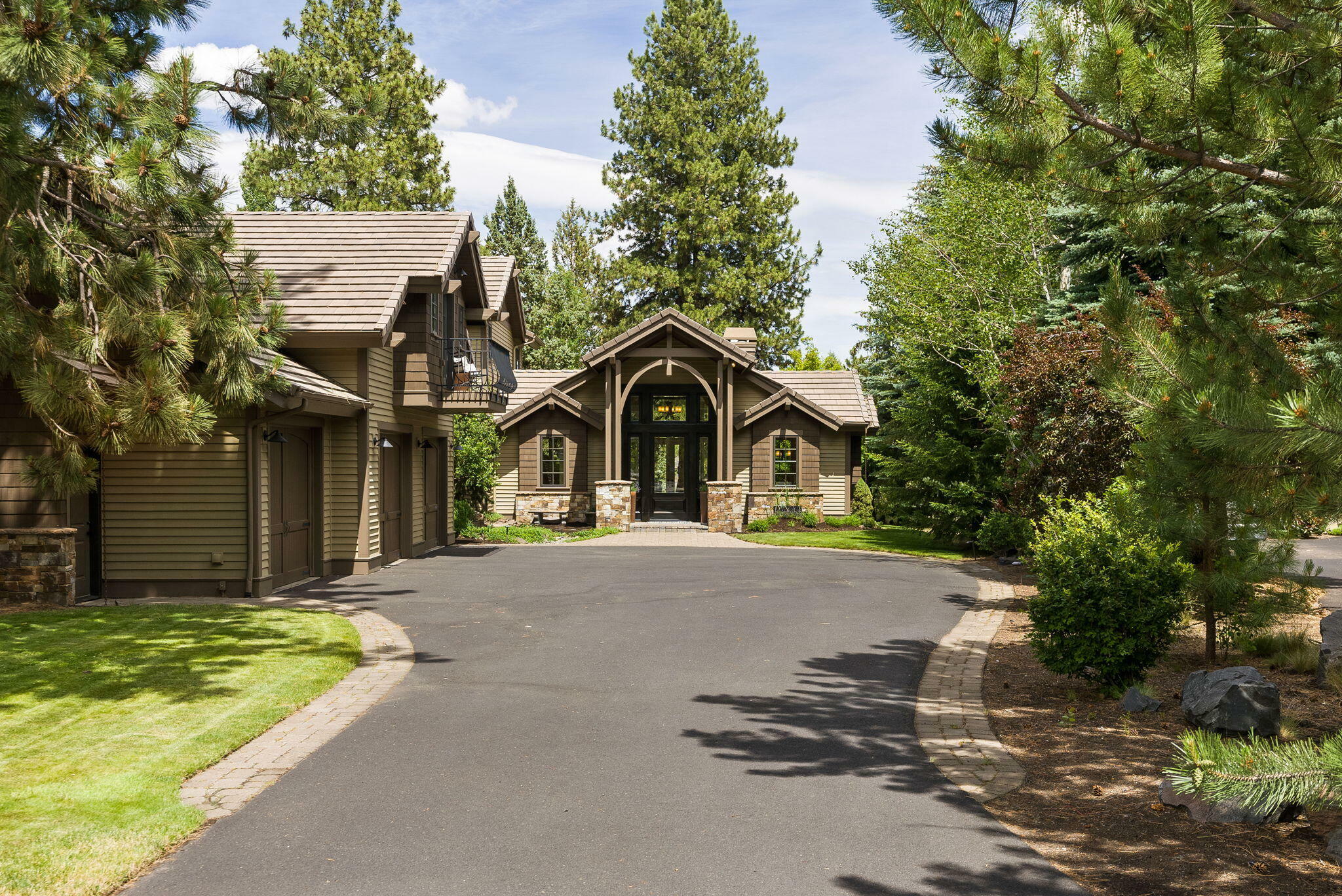 Property Photo: 19570 Ball Butte Court OR 97702