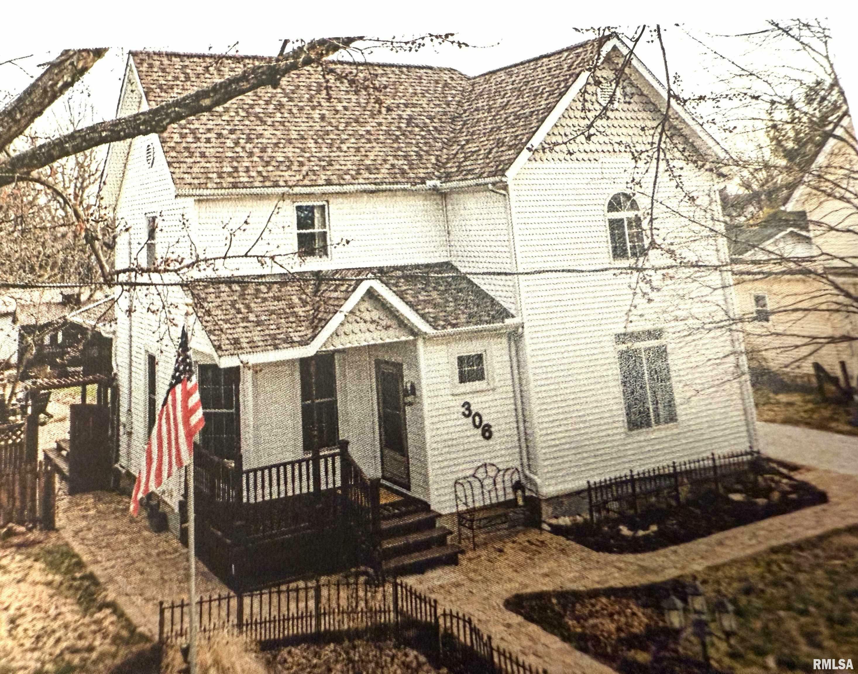 Property Photo: 306 W Fremont Street IL 61529