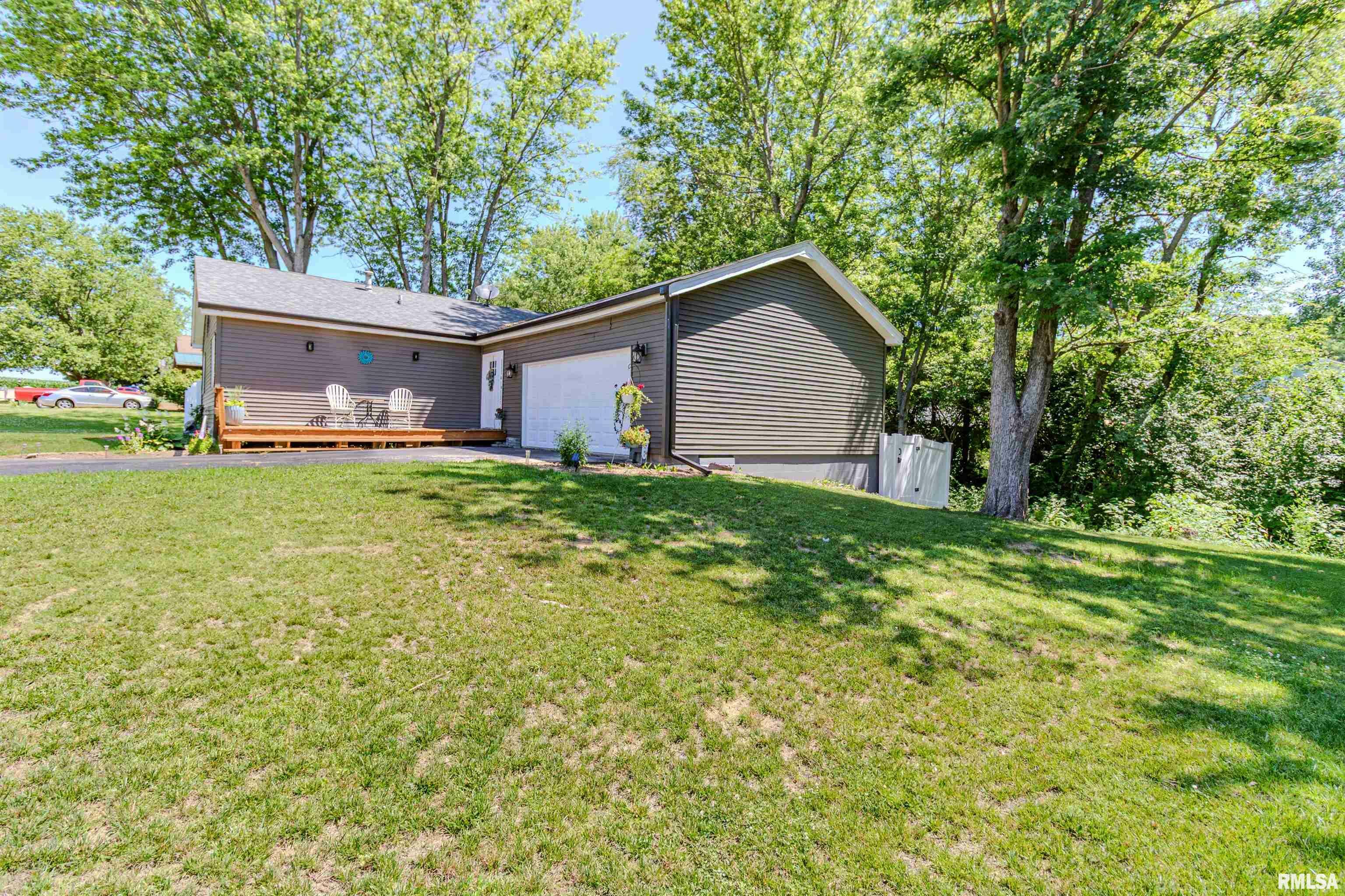 Property Photo: 408 S French Drive IL 61525