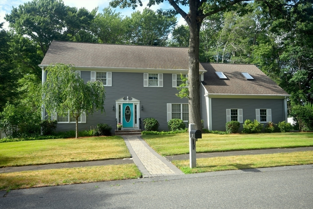 Property Photo:  1 Burnham Ln  MA 01923 