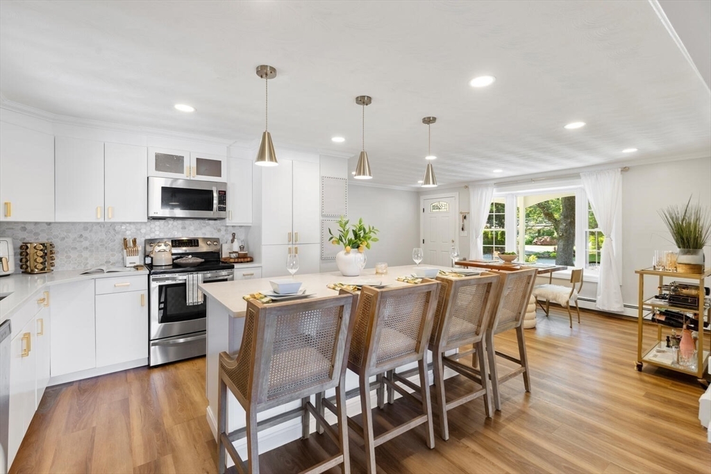 Property Photo: 21 Savoy Rd 21 MA 01701