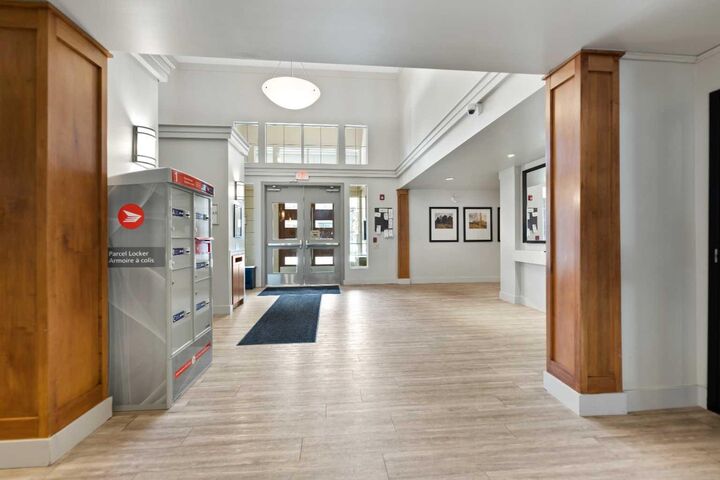 Property Photo:  35 Richard Court SW 202  AB T3E 7N9 
