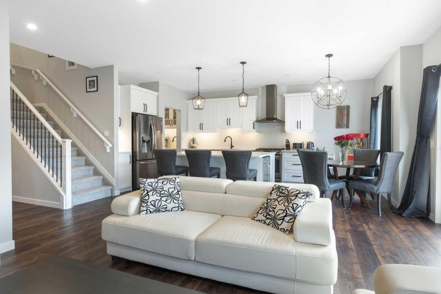 Property Photo: 206 Bayside Loop SW AB T4B 3W7