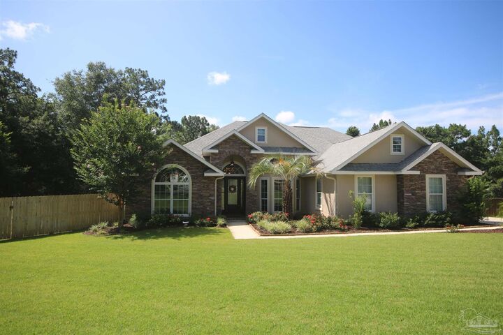 Property Photo:  6010 E Cambridge Way  FL 32571 