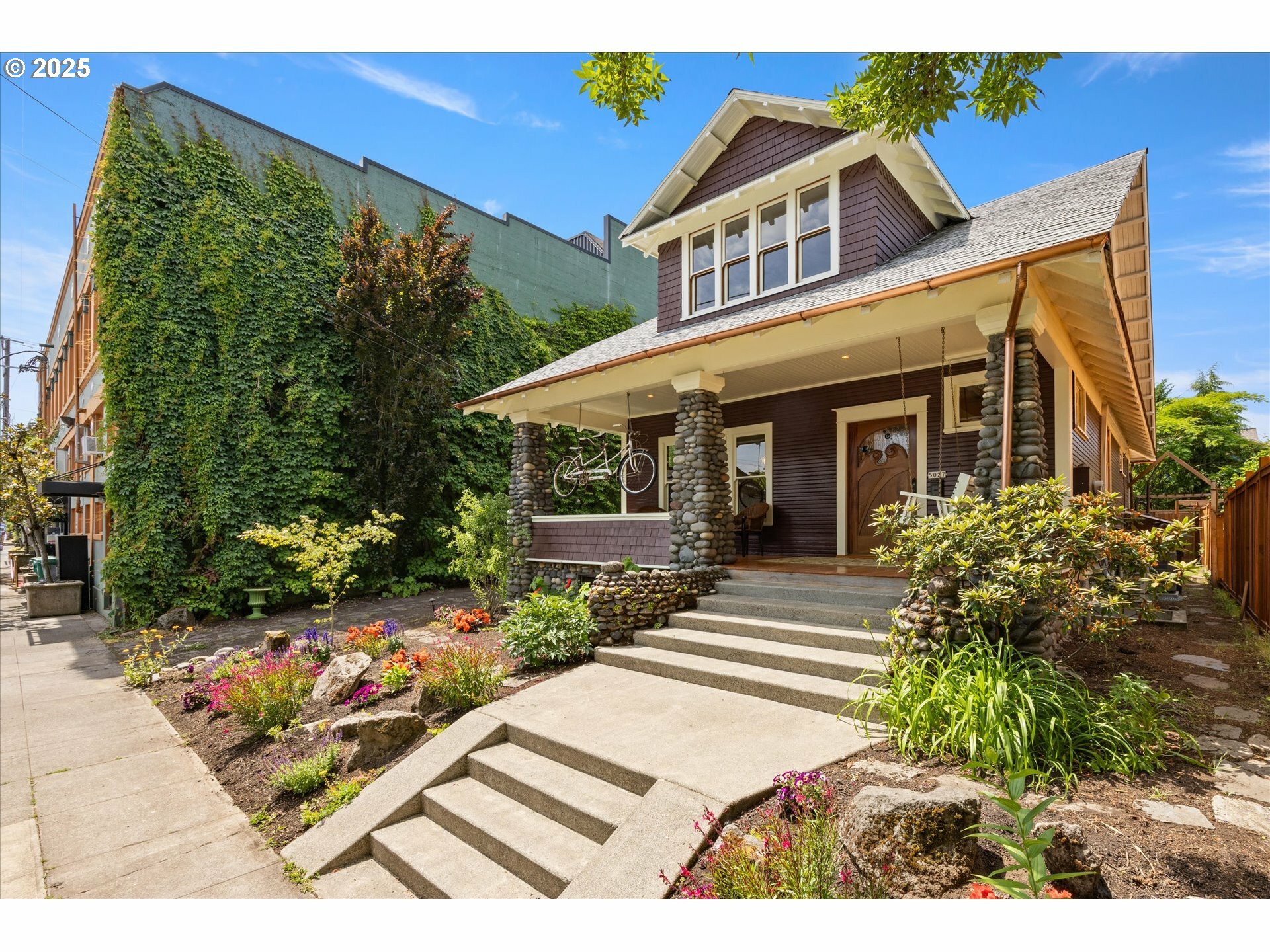 Property Photo:  5027 NE 19th Ave  OR 97211 