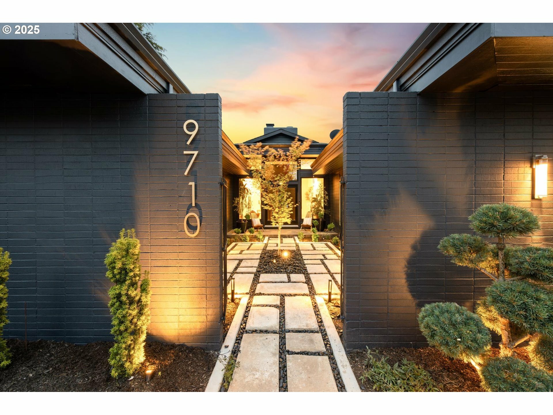 Property Photo: 9710 SW Imperial Dr OR 97225