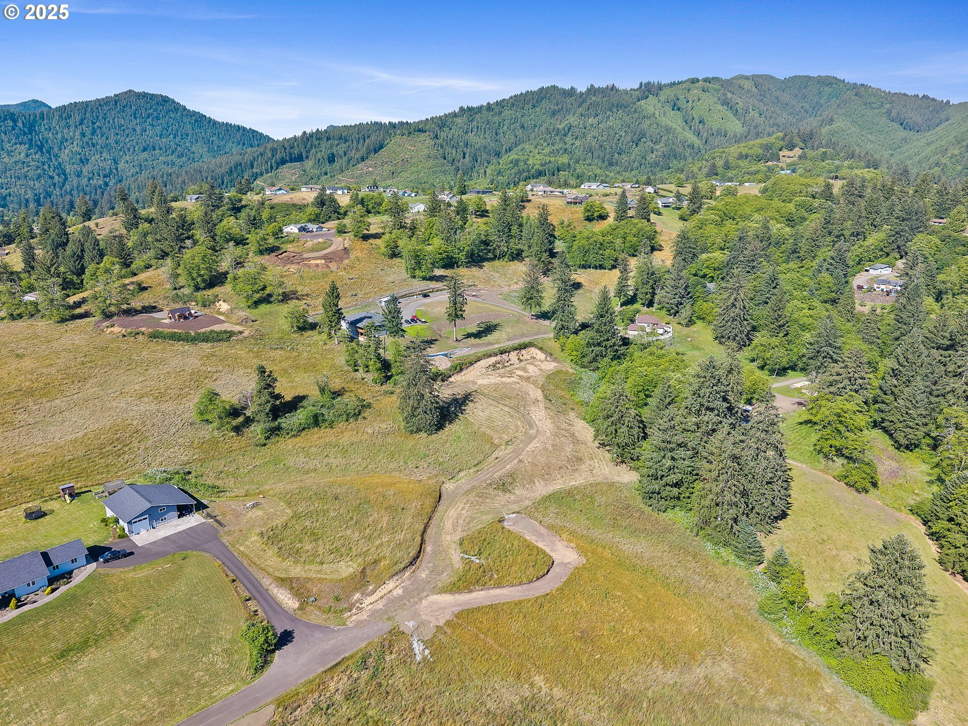Property Photo: Edelwyss Rd 405 OR 97141