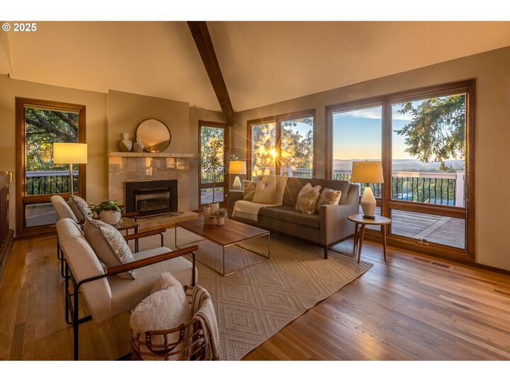 Property Photo:  2 Nansen Summit  OR 97035 