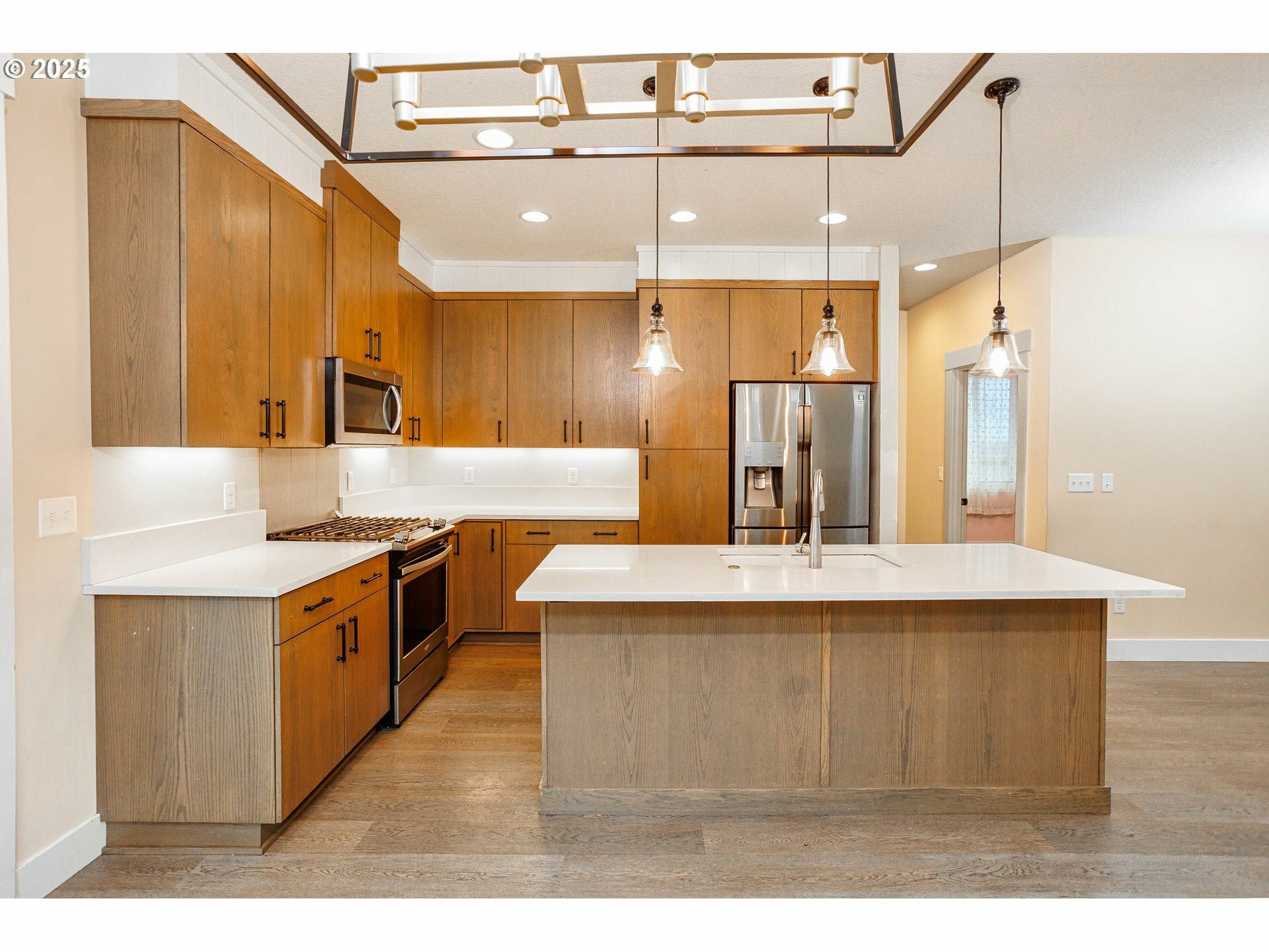 Property Photo:  2220 NE Brendan Cir  WA 98663 