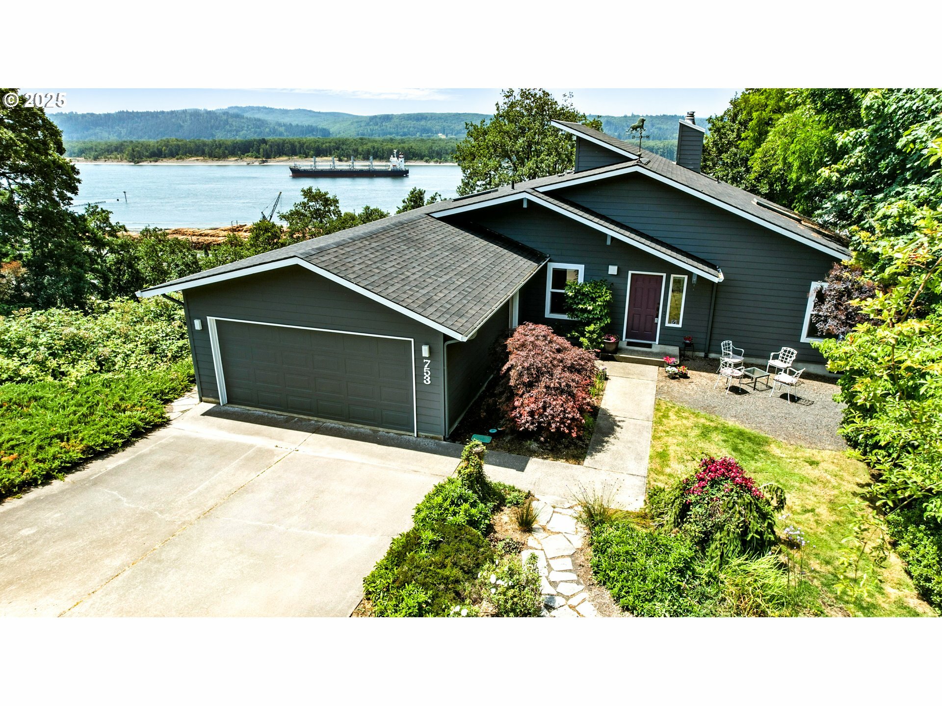 Property Photo: 753 N 2nd St WA 98625
