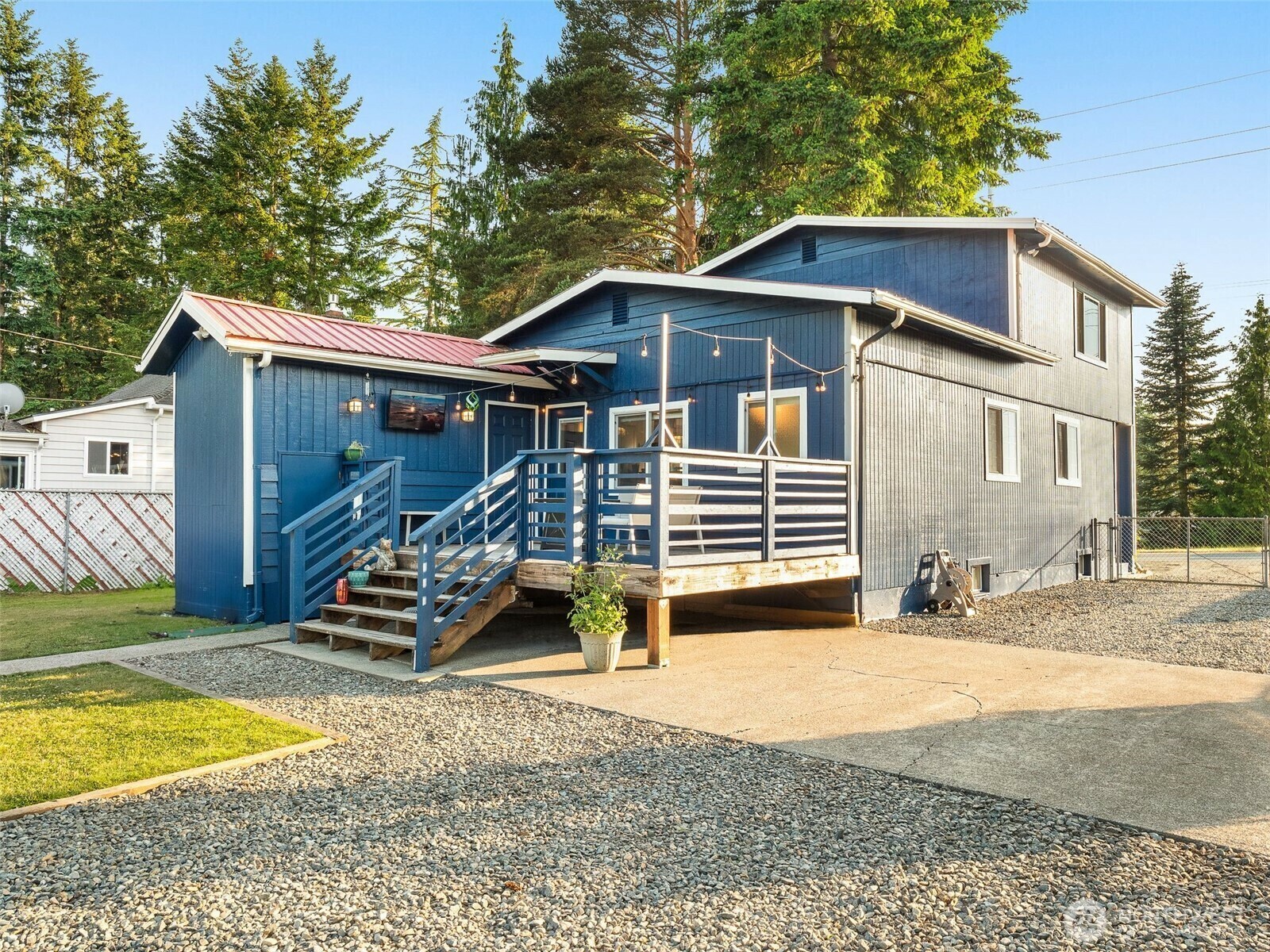 Property Photo: 32808 3rd Avenue WA 98010