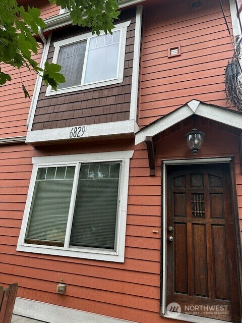 6829  Weedin Place  NE  Seattle WA 98115 photo