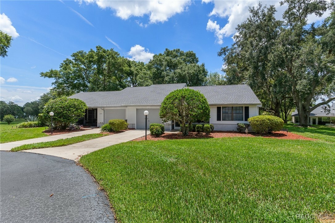 Property Photo: 2320 N Hendry Point FL 34442