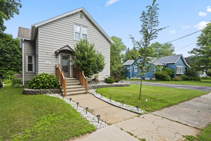 338 State Street  Marinette WI 54143 photo