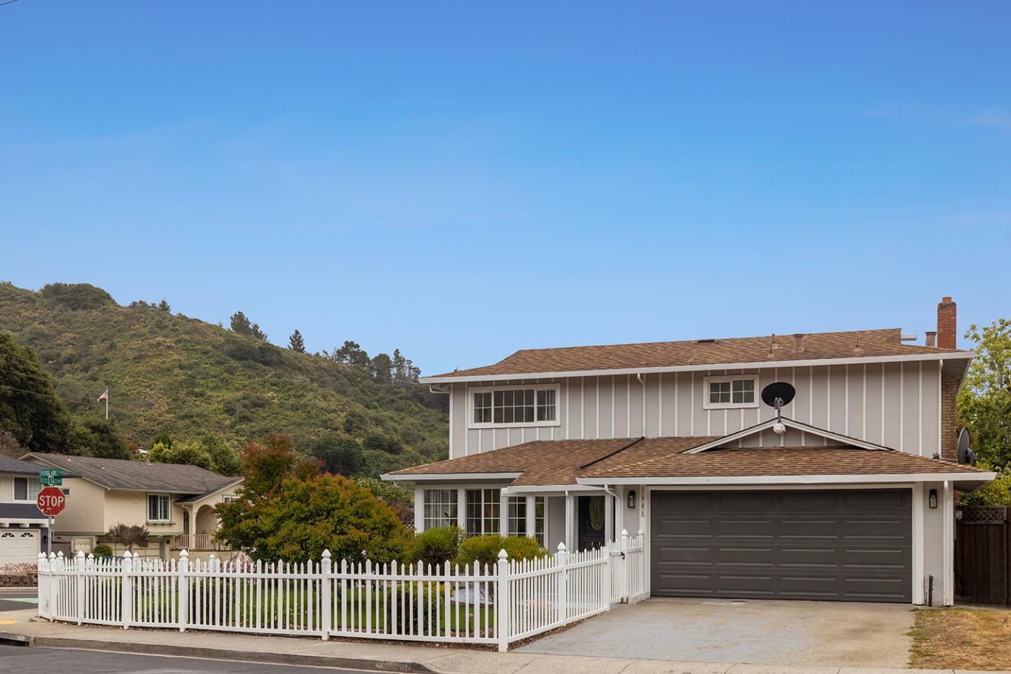 Property Photo: 1001 Everglades Drive CA 94044
